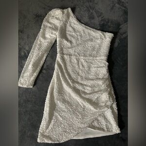 Elegant White One-Shoulder Dress